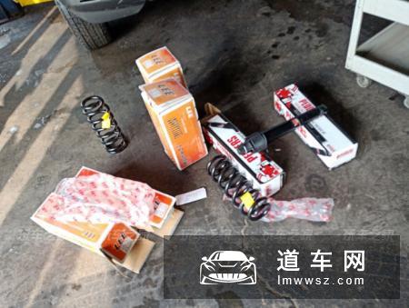 三菱帕杰罗V73改装轮毂 升高避震