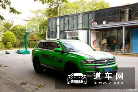 全车泛着刺眼的绿光，大众途昂改装案例