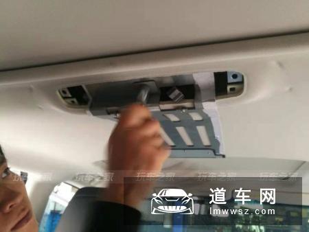 本田奥德赛加装车载电视 自己就能改装