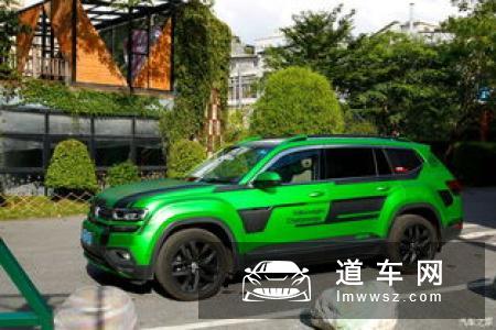 全车泛着刺眼的绿光，大众途昂改装案例