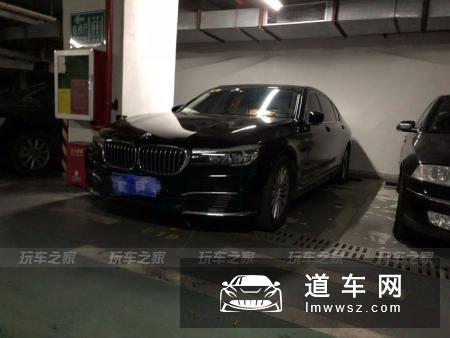 全新宝马7系简单改装，变身黑武士后回头率非常高