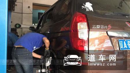 面包车也能有操控，五菱宏光S改装绞牙避震，低姿态约战秋名山