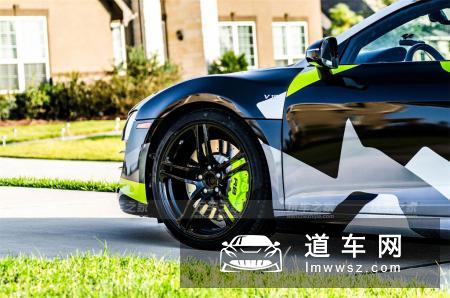 买了跑车怎么能不浪？奥迪R8改装后撩妹更简单
