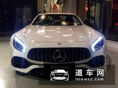 买了跑车怎么能不浪？奥迪R8改装后撩妹更简单