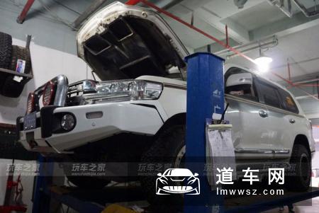 丰田兰德酷路泽柴油版2寸升高 前后杠改装