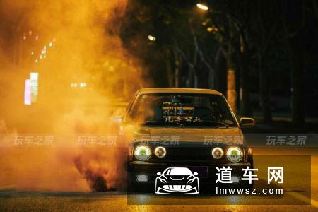 车子被撞了也不沮丧，山东女车主用经典捷达传递改装正能量
